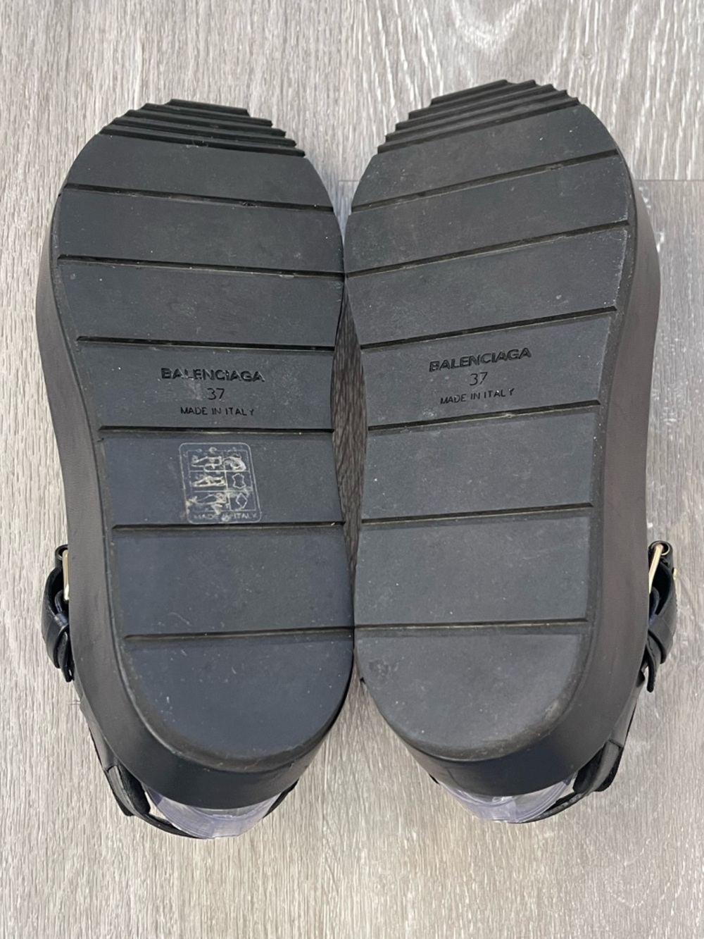 Balenciaga Women’s Studded Black Sandals Size EU 37 (US 7) - Picture 7 of 7